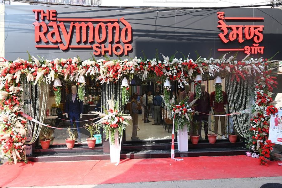 The Raymond Shop Bettiah facade